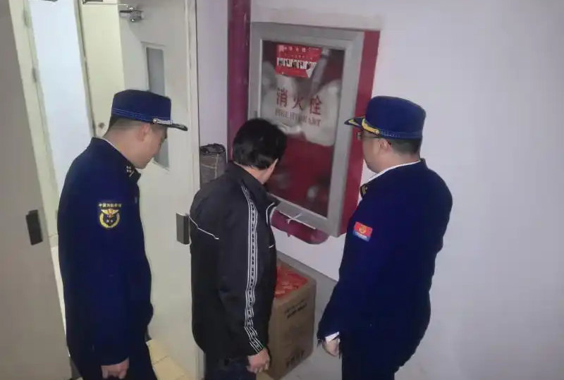 北京多地开展集中夜查，发现消防安全隐患后快速整改